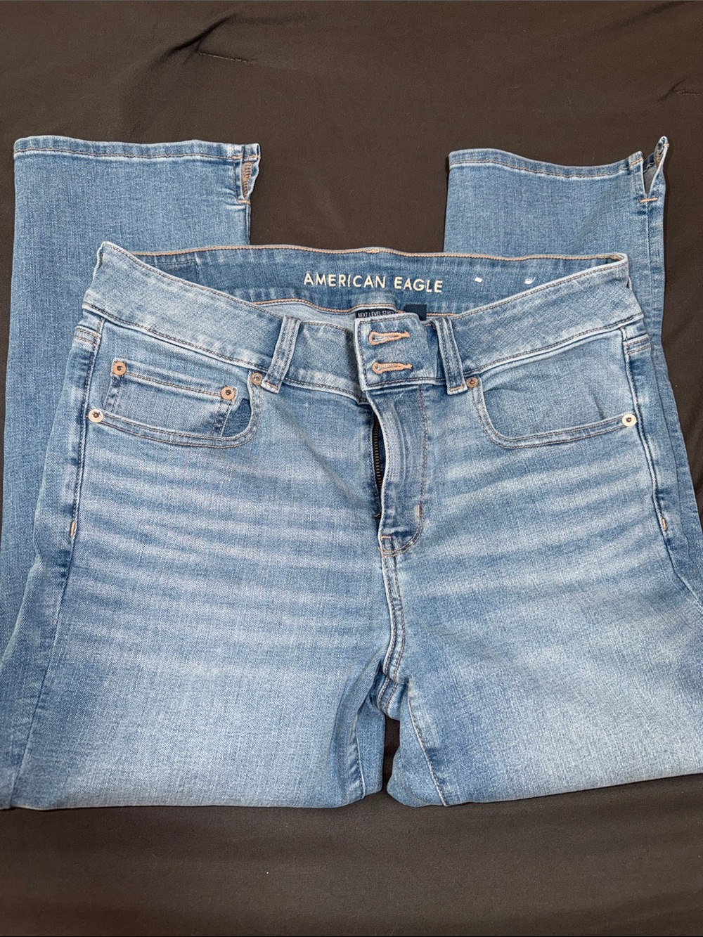 American Eagle Outfitters Women's Light Wash Crop/Capri Pants Size 12